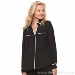 Candie's Junior's Black Roll-Tab Button-Up top